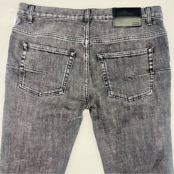 Dior Long Slim-Fit Jeans
Gray Cotton Denim - Picture 8 of 16